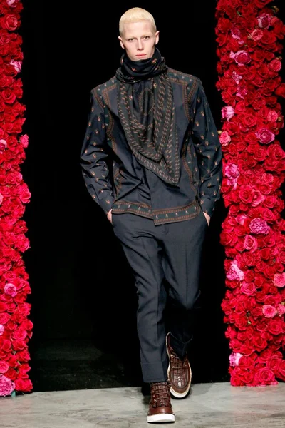 Look 30